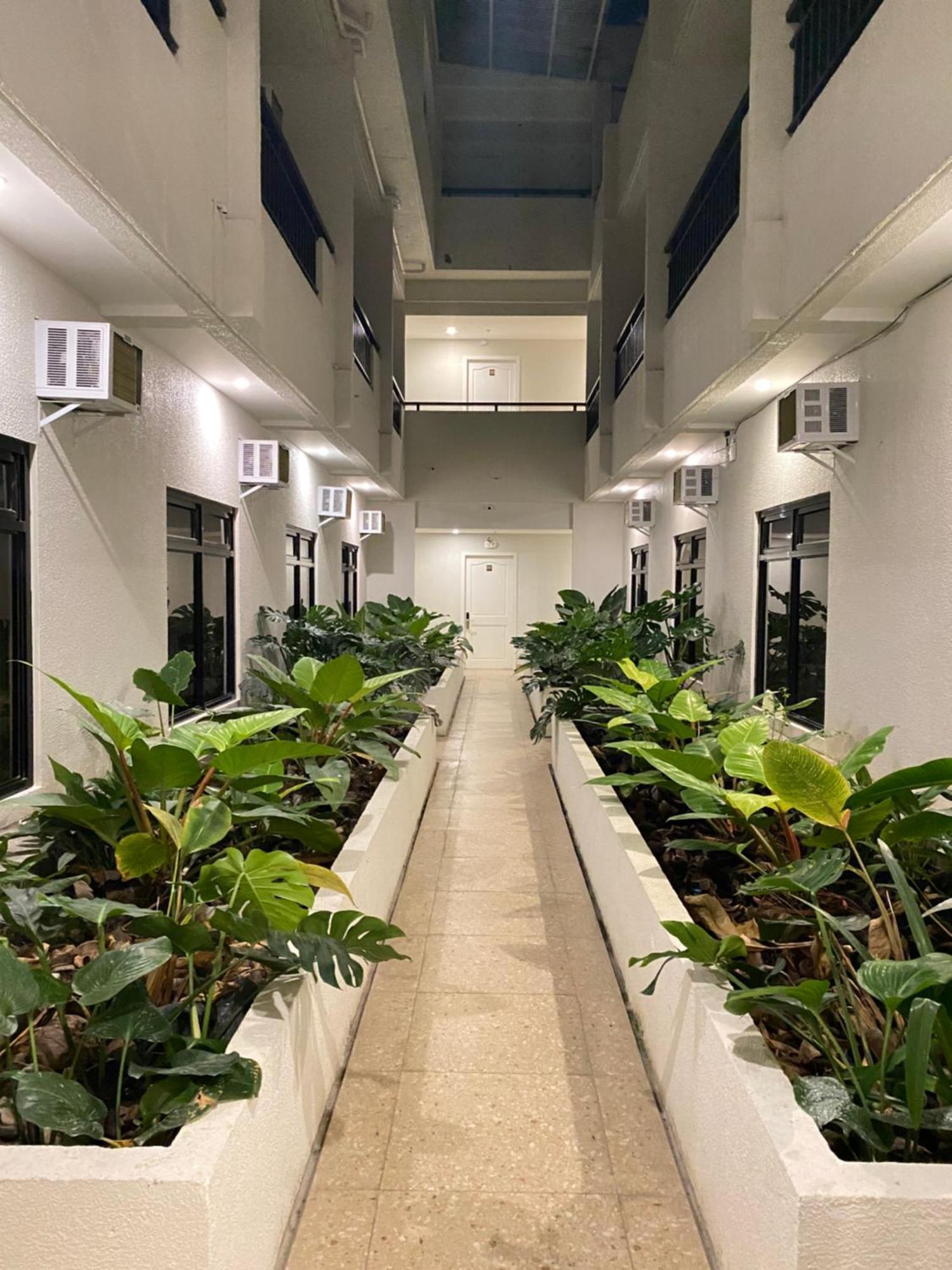 Rudolfo Suites Roxas City Eksteriør bilde
