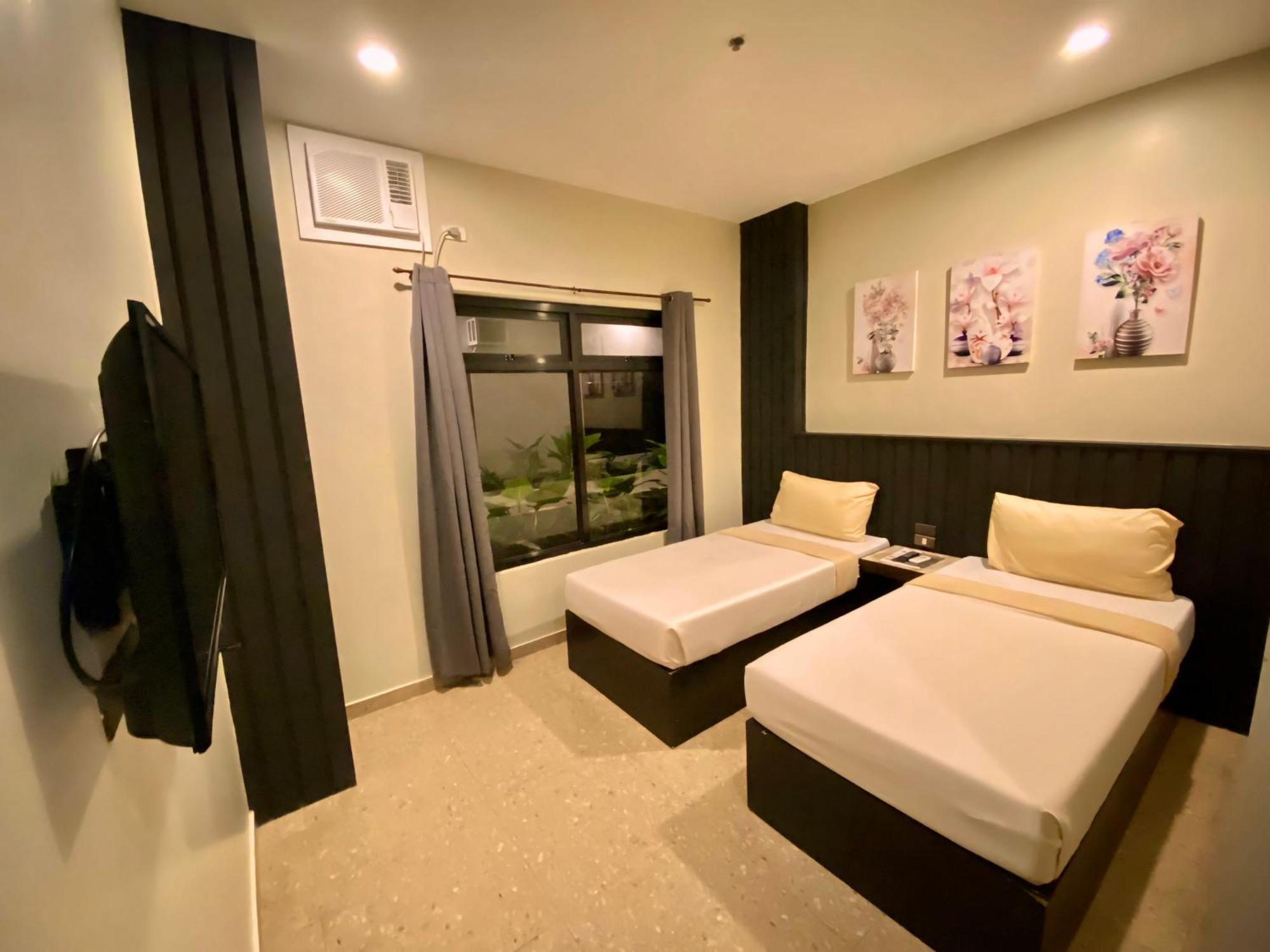 Rudolfo Suites Roxas City Eksteriør bilde